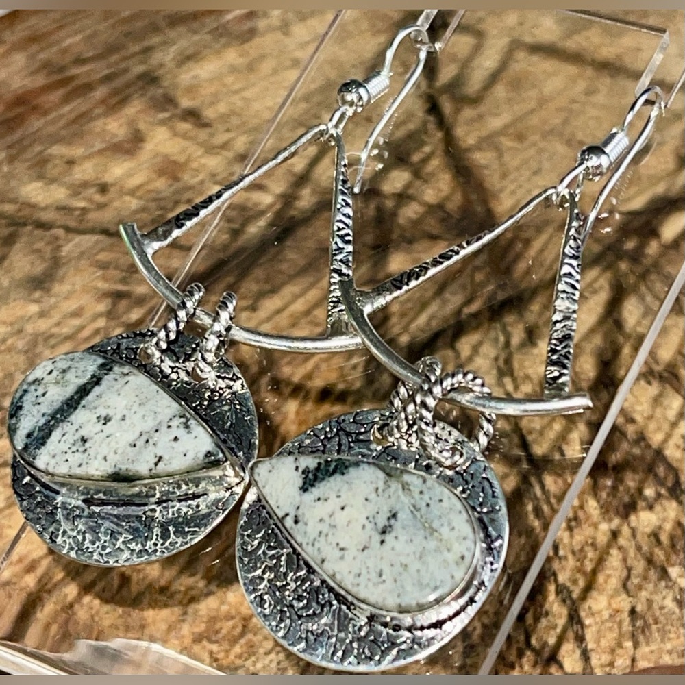 K2 Jasper in Granite Earrinngs 2 1/2” - Picture 3 of 8